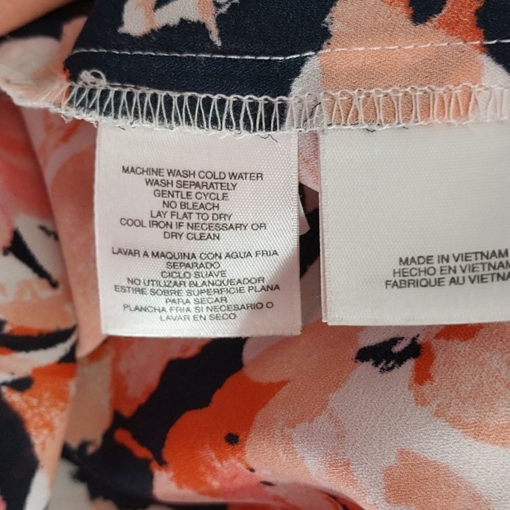 Nwot Nine West Floral Top - Picture 6 of 6